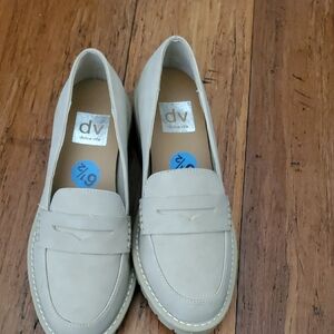 Dolce Vita Women's Beige Loafers